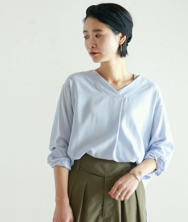 NUMBER 代官山 / NOMBRE IMPAIR - グリンフィルジョーゼット Vネックシャツブラウス ¥13,824（税込）