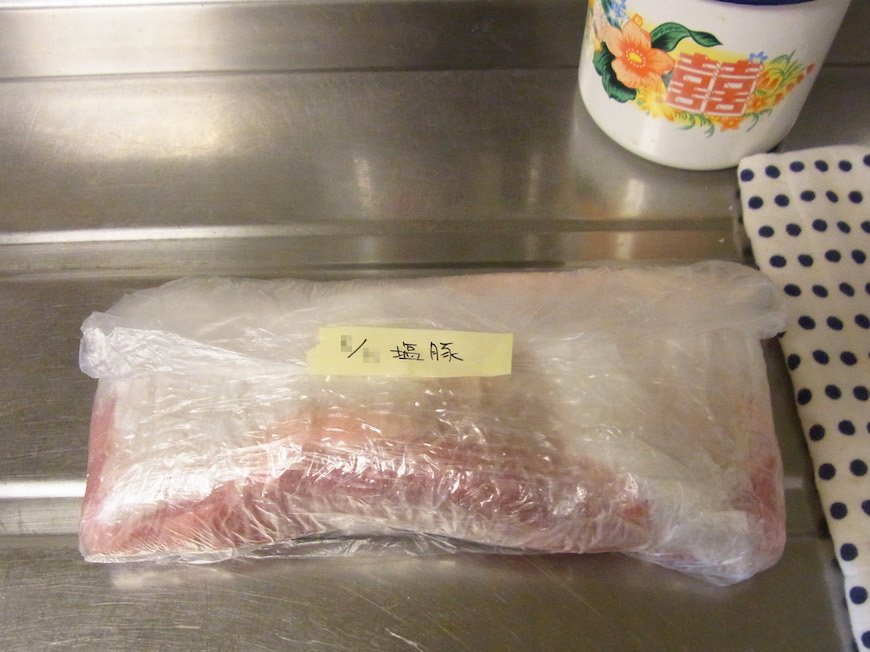 ポリ袋などに入れて冷蔵庫に保存。できれば1日おきにキッチンペーパーを取り替える。