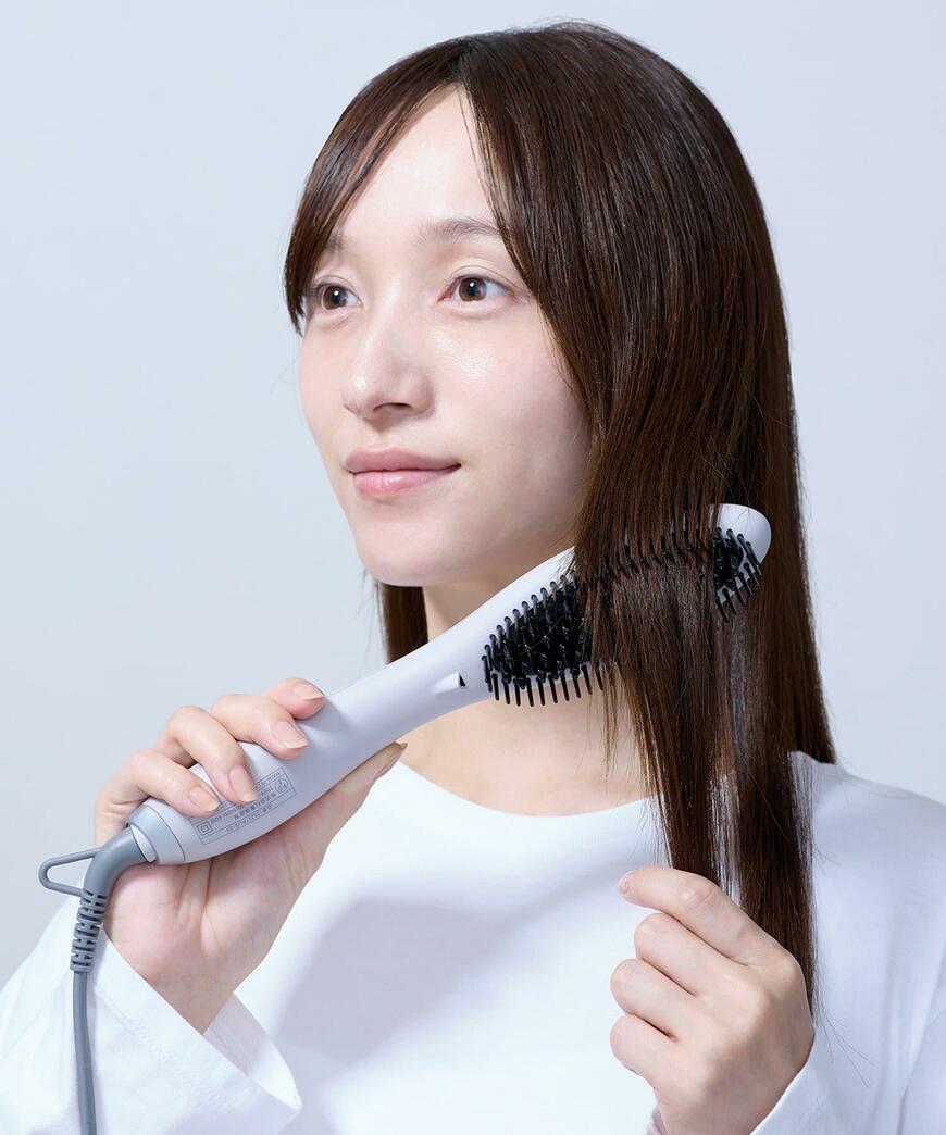 出所：パルグループ公式ファッション通販サイト 3COINS ヒートヘアブラシ／and us