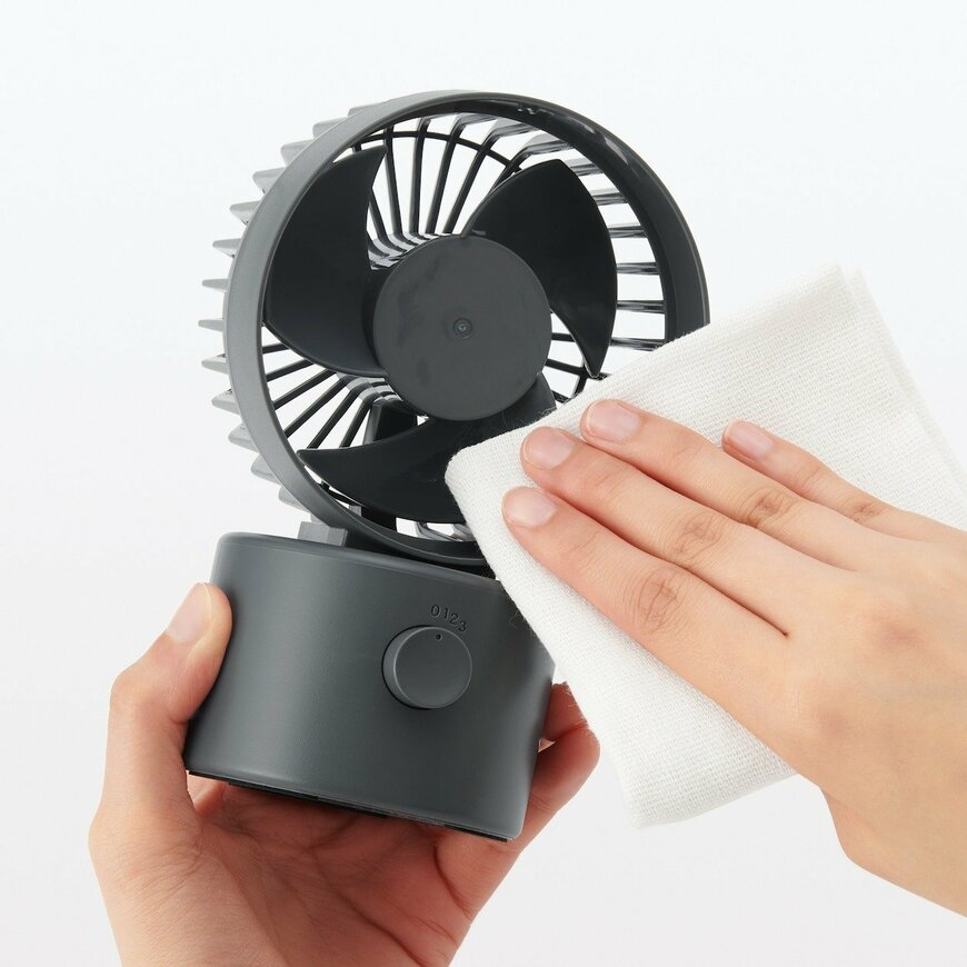 出所：無印良品公式　首振り機能付き　コードレスデスクファン