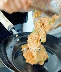 【ひき肉のおかずを詰めた旦那弁当】簡単で作り置きもOK！茶色弁当だけど食欲をそそる見事な詰め方にも注目