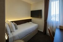 「宿泊したホテル」の部屋の電気がつかない…　その後判明した「まさかの仕組み」に思わず目を疑う