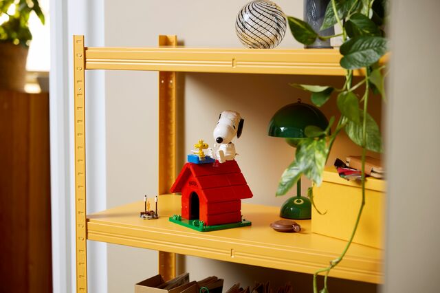 「スヌーピー」が大人レゴになっちゃった！？ あの〈赤い屋根の犬小屋〉も。ずっと眺めていたくなるPEANUTS初コラボです！