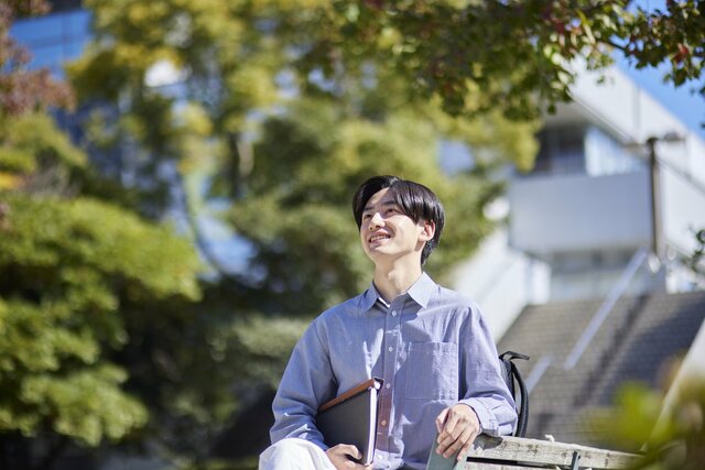 扶養控除、19〜22歳の子は令和8年分から年収「136万円」まで。197万円までは親が特定親族特別控除を受けられる