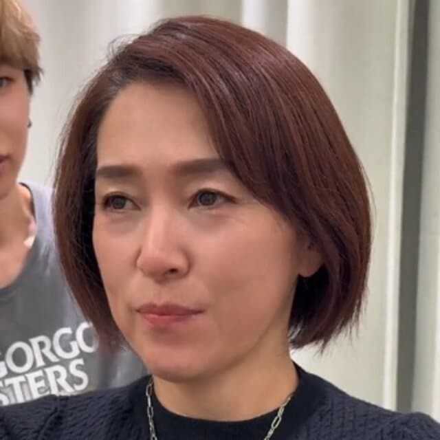 【お任せでショート】希望の女性がカットを依頼→〈秋冬にもぴったりな〉襟足がシュッとしたショートに大変身！