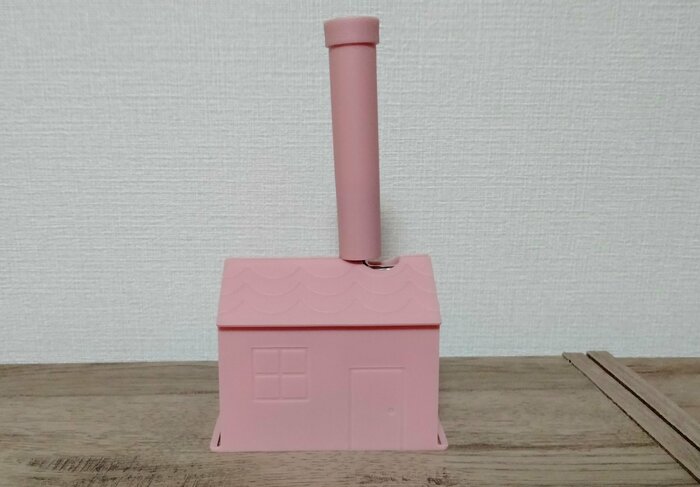 筆者撮影（セリア、ミニカーペットローラーハウス）