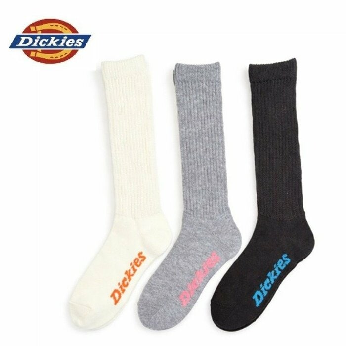 アイボリーやブラックなどの定番色を揃えたロング丈のセット
