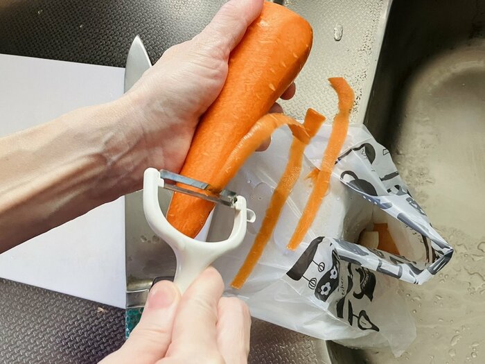 ニンジンの皮をむいてみました