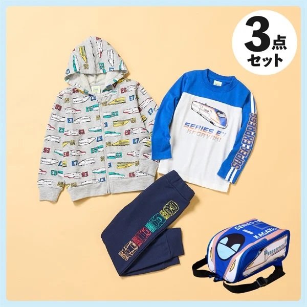 パーカージャケット、長袖Tシャツ、ロングパンツの3点がセット