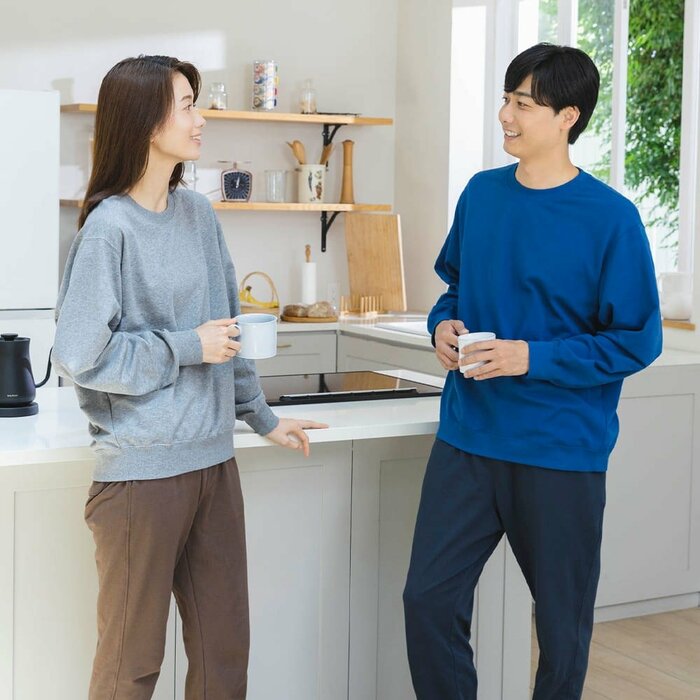 見た目は普段使いしやすいスウェット
