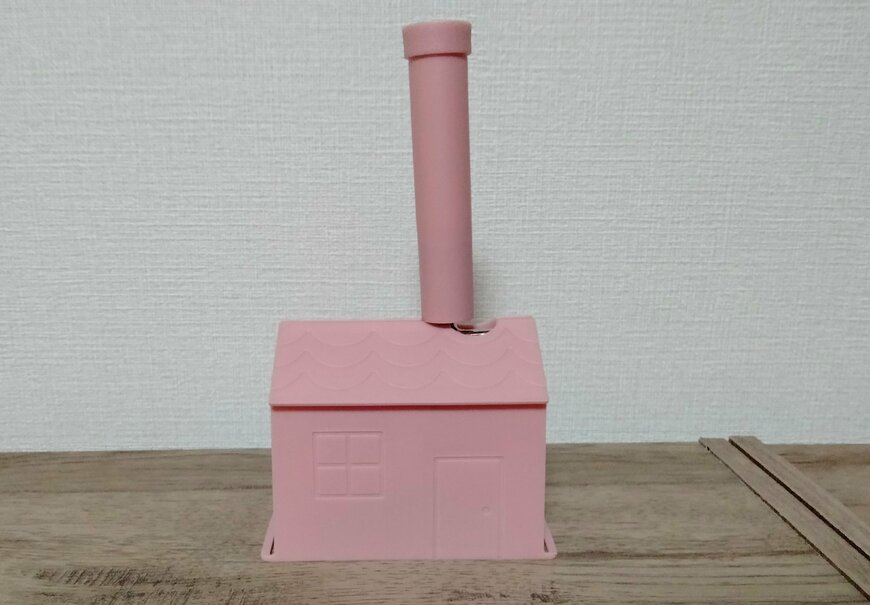 筆者撮影（セリア、ミニカーペットローラーハウス）