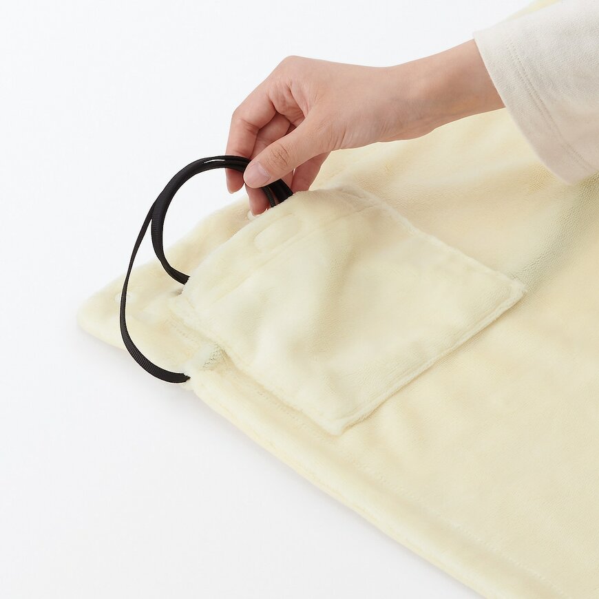 出所：無印良品ネットストア 洗えるUSBブランケット