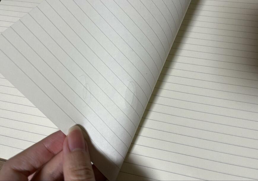 筆者撮影（キャンドゥ、A5縦Wリングノート A罫 50枚 クラシック）