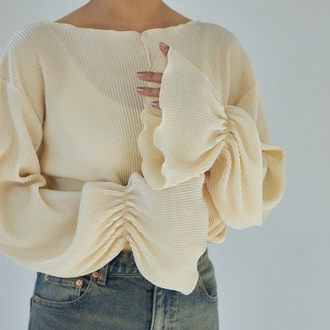 出所：しまむら公式　レディース　プルオーバー（田中里奈）