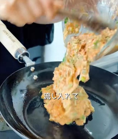 【ひき肉のおかずを詰めた旦那弁当】簡単で作り置きもOK！茶色弁当だけど食欲をそそる見事な詰め方にも注目