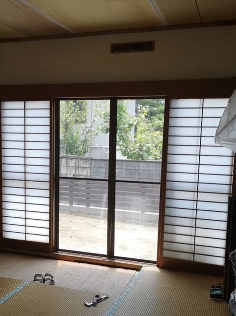 【築37年中古戸建DIY】子ども部屋の昔ながらの障子→フローラガラス風のおしゃれすぎる引き戸に大変身！「参考にします」の声が続出！