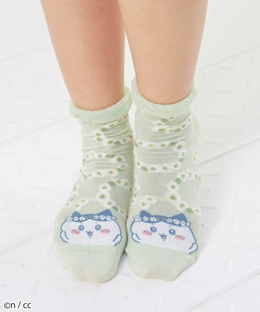 出所：ハニーズ公式オンラインストア ちいかわ／花柄ソックス