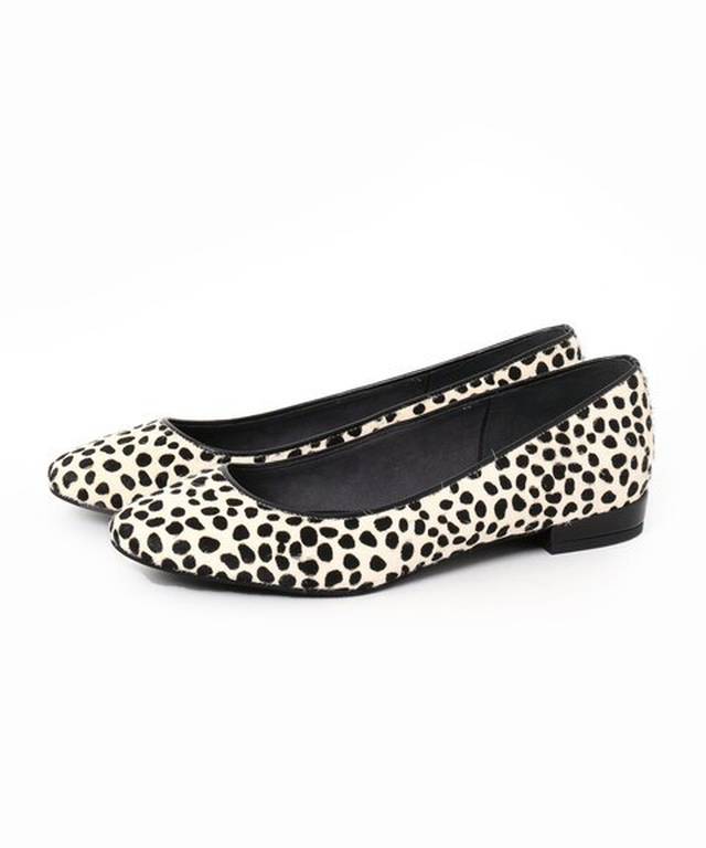 GRISE - レザーラウンドフラット ¥15,120（税込）