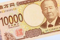 【年金一覧表】シニア世代は「ふつう」年金を月額いくら受給している？【厚生年金の加入期間・平均収入別】年金額例もチェック！
