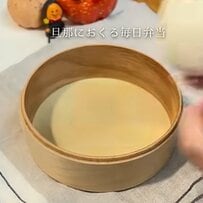 「天才すぎる」おにぎりの上にお花が咲いた⁉華やかな【お花畑弁当】が見栄えばっちりで美味しそう！