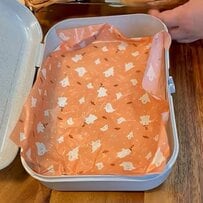 「間違いなく美味しいやつ」みっちり具が詰まった【ホットサンド弁当】手の込んだキッシュも注目！