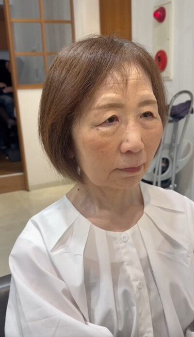 湿気でまとまらない髪の毛に悩んでいるという