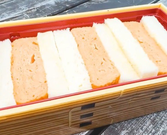 大阪府の道の駅で発見した「だし巻きサンド」とは？出汁じゅわっの新感覚グルメに「食べたくなる」との声