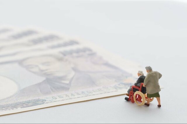 10月15日は年金支給日！【年金の実態】60歳代・70歳代・80歳代の「国民年金・厚生年金」の平均月額一覧表