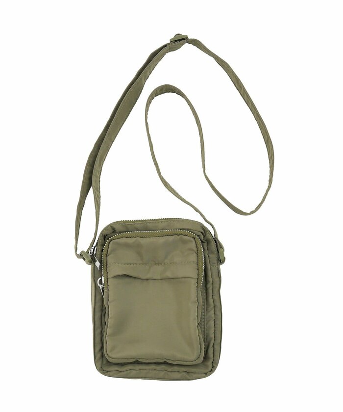 ベーシックなカラーはどんな季節でも飽きずに長く愛用できます