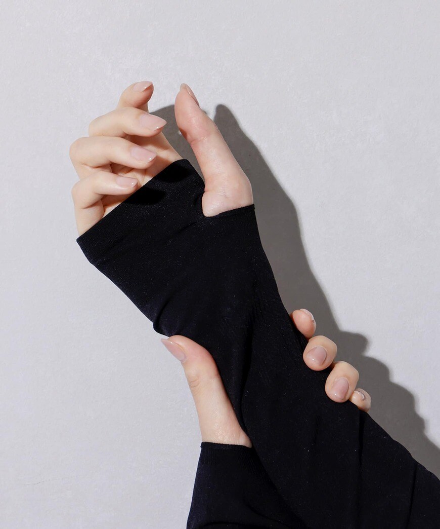 出所：パルグループ公式ファッション通販サイト 冷感スポーツアームカバー