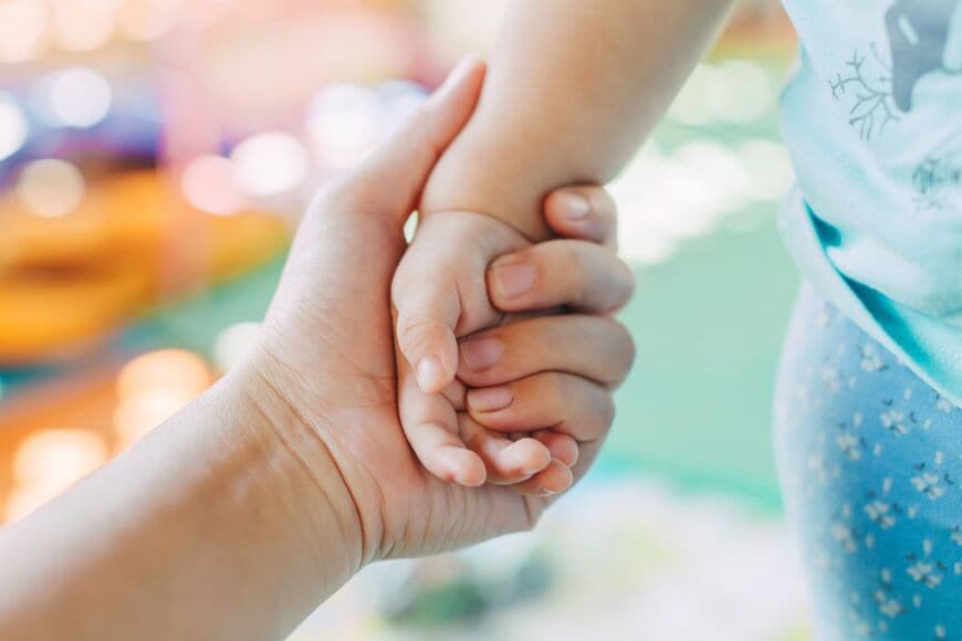 仕事から帰ってきた父親　「娘との全力ごっこ遊び」でプリンセスに変身「優しくて素敵なパパ」