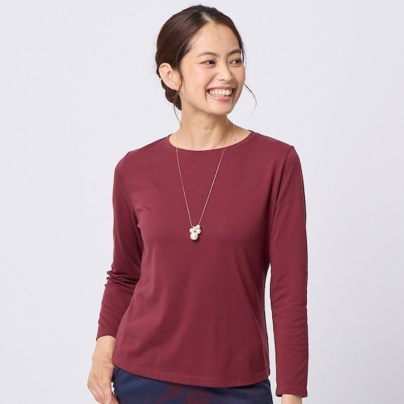 出所：ニトリ公式　ベーシックボートネックＴシャツ