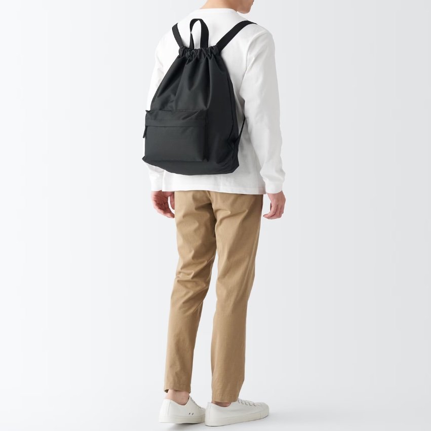 出所：無印良品ネットストア トートにもなる　巾着リュックサック