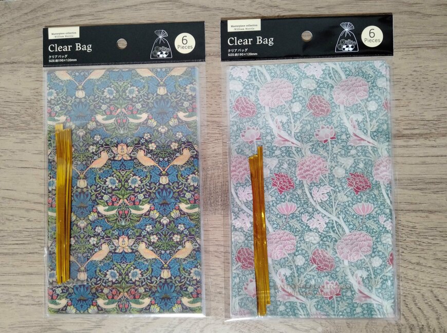 筆者撮影（セリア、クリアバッグ 6P ウィリアム・モリス）