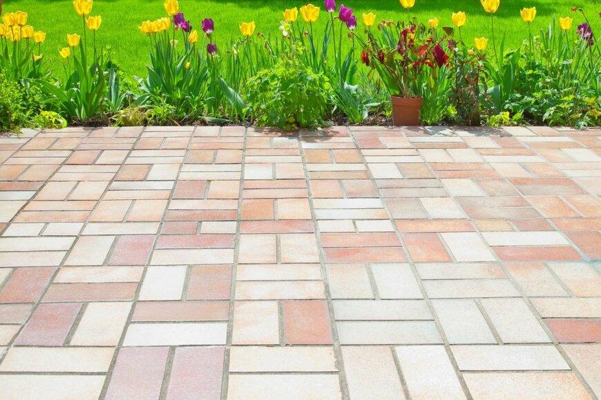 pixel creator/shutterstock.com