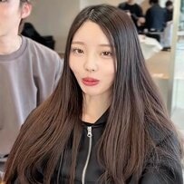 癖で前髪を作れなかったロング女性→プロの手で「割れ癖」を改善！華やかで可愛い〈前髪ありレイヤースタイル〉に！