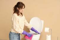 トイレ掃除の基本｜洗剤・道具の選び方と黒ずみ・尿石を防ぐコツ