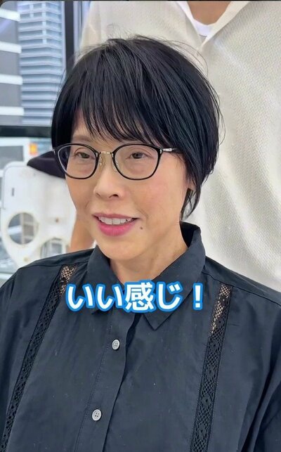 レイヤーで動きを出した、メガネが似合うすっきりしたショート（アフター）