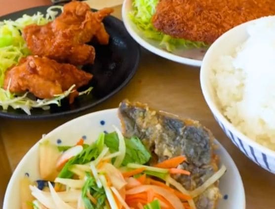 茨城県の道の駅で味わう「地元食材のおばんざい」！種類豊富なお惣菜に「ご飯が足らん」「どれもおいしい」