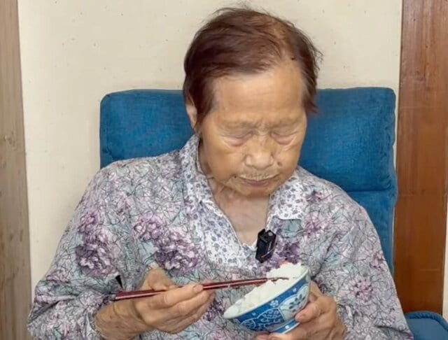 【94歳長寿飯】おばあちゃんの朝・昼・晩の食事が素晴らしい！見事な食欲と規則正しい生活に「健康の秘訣ですね」の声