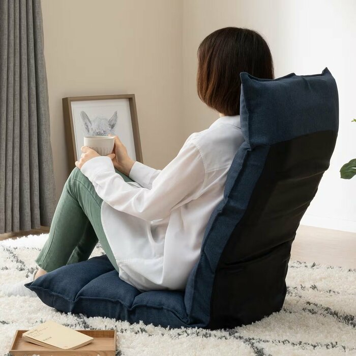 落ち着いたトーンがインテリアに自然に馴染み、洗練された空間を演出