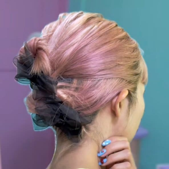 〈1分でできあがり〉ヘアゴム不要！クリップ2つでまとめる「ボブの簡単お団子ヘアアレンジ」大人可愛い時短まとめ髪