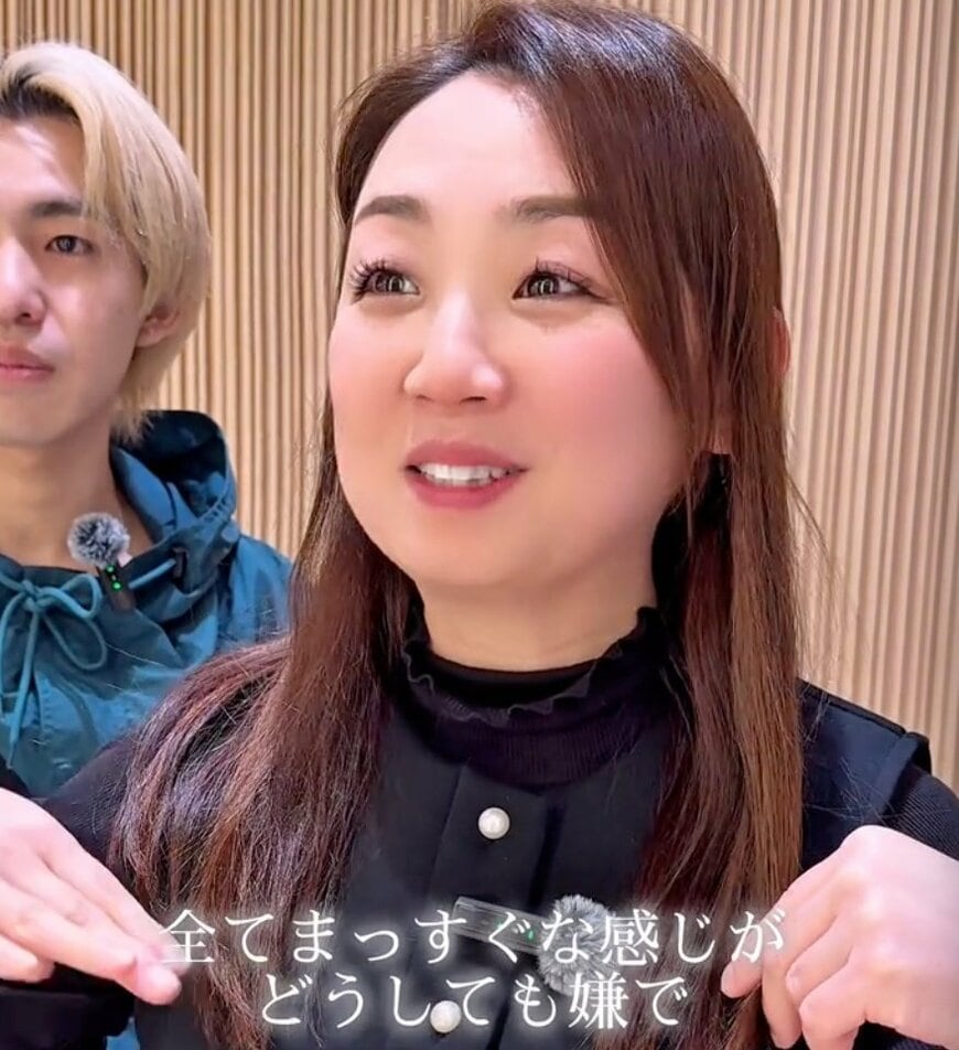 「まっすぐな感じが嫌」な女性が…長さを変えずに＜骨格補正レイヤー＞で印象ガラリ！結果、満足の笑顔に