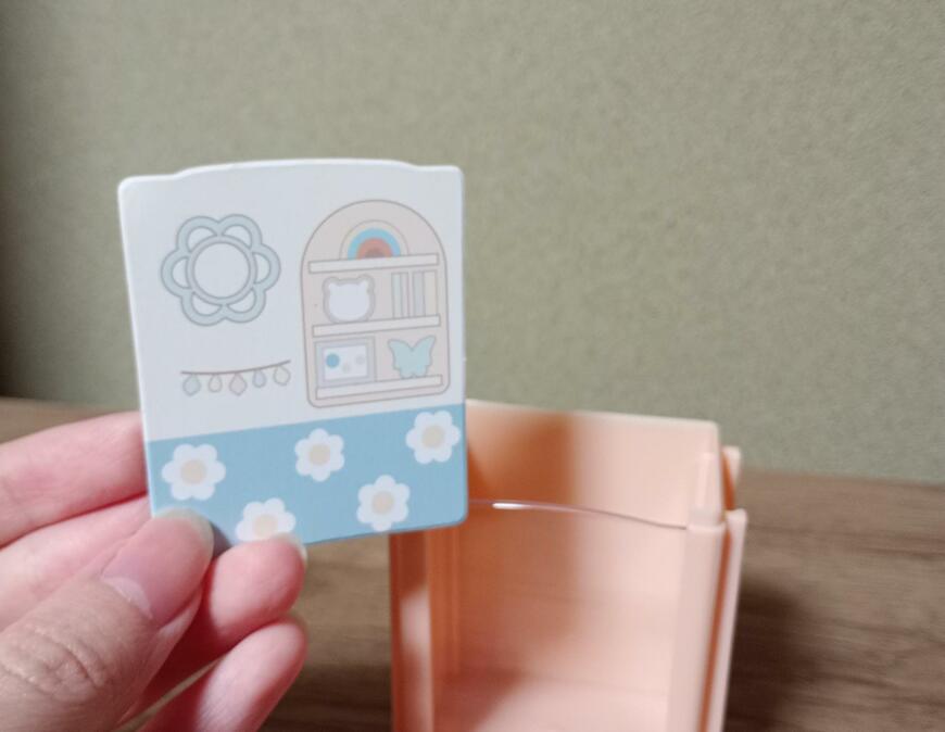 筆者撮影（セリア、おうち型連結ディスプレイケース ノスタルジー）