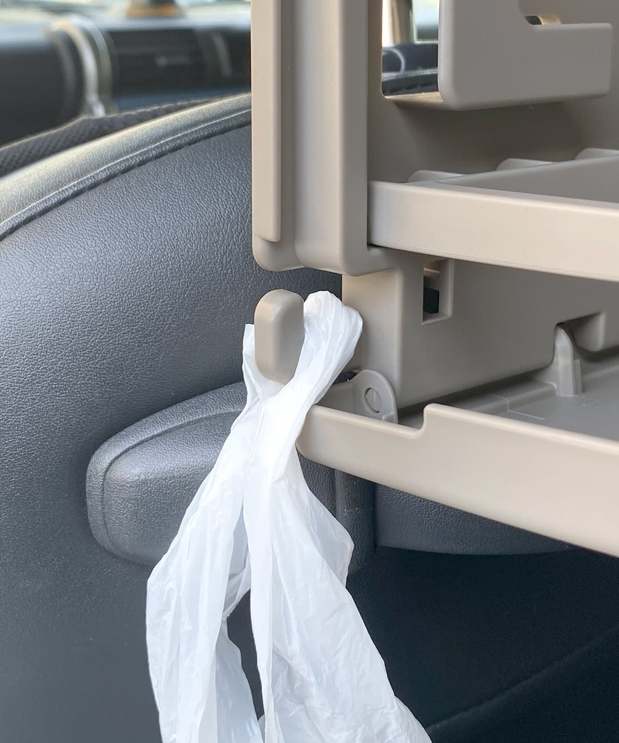 出所：パルグループ公式ファッション通販サイト　CAR後部座席ドリンクホルダー