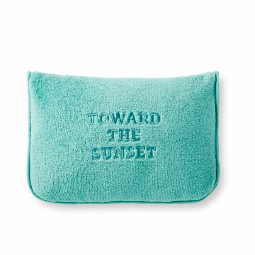 出所：Flying Tiger Copenhagen（フライング タイガー コペンハーゲン）枕になるブランケット（2 in 1）