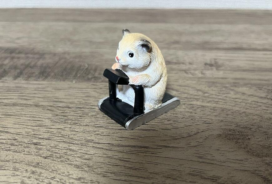 ダイソー、レジン置物（ネコ、ハムスター）画像