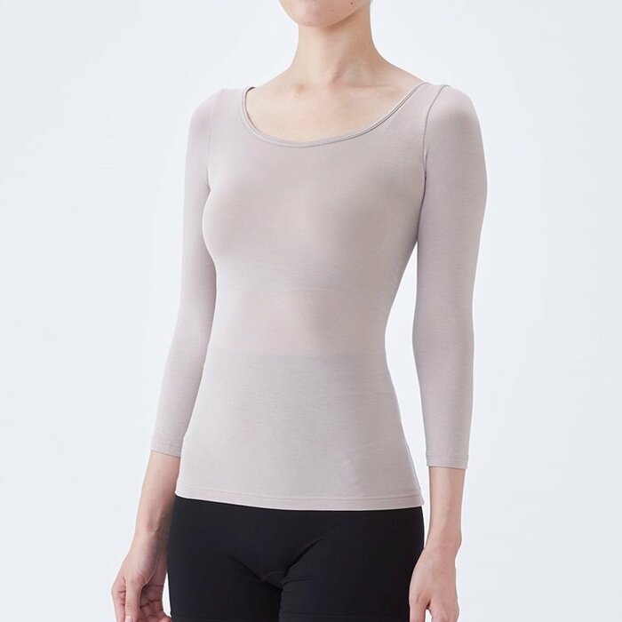 下から履くように着用する姿勢サポート用インナー