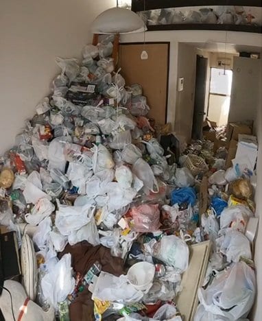 「よくこの部屋に彼氏呼ぼうと思ったな」急遽彼氏が家に遊びに来ることになった20代女性のゴミ屋敷→スッキリ清潔空間に大変身！反響続々