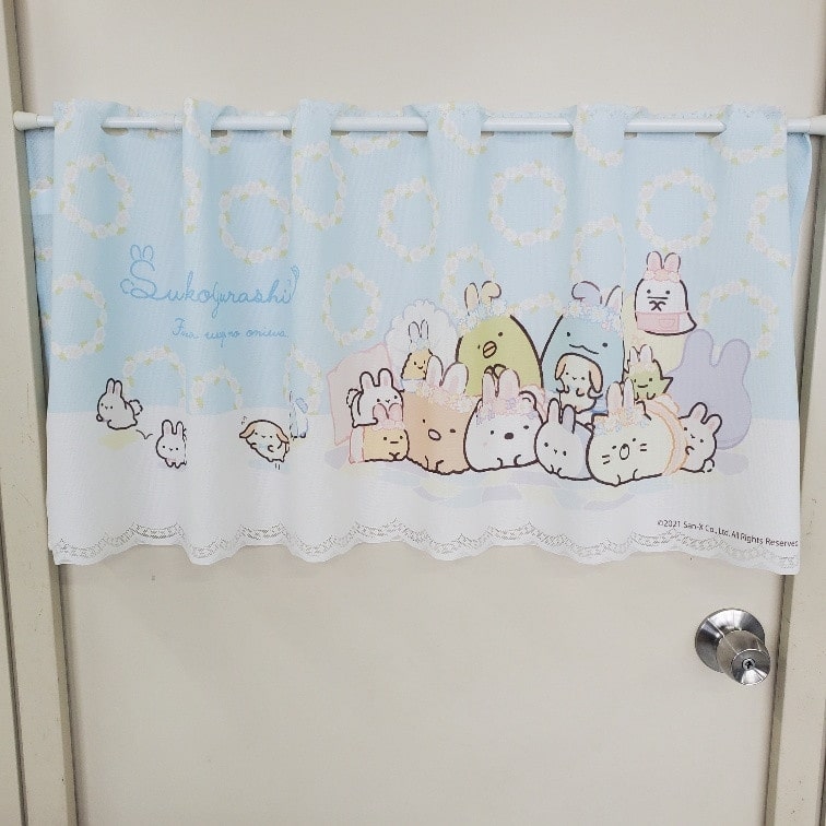 出所：ふるさとチョイス すみっコぐらし のれん・カフェカーテンセット